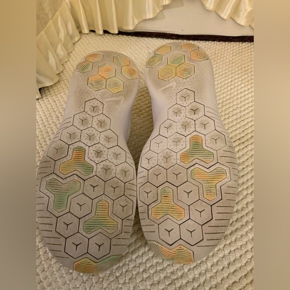 NIKE - Picture 7 of 8